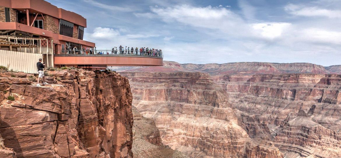People viewing the Grand Canyon from the Skywalk at Grand Canyon West