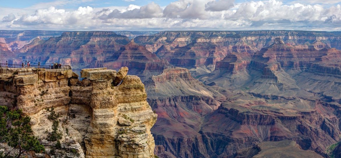 How wide is the Grand Canyon at its narrowest point