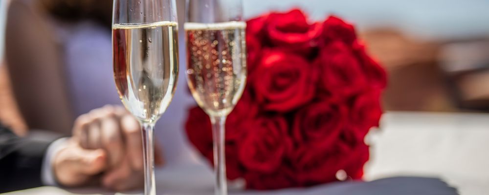 A close-up shot of a pair of champagne glasses used during a Grand Canyon wedding