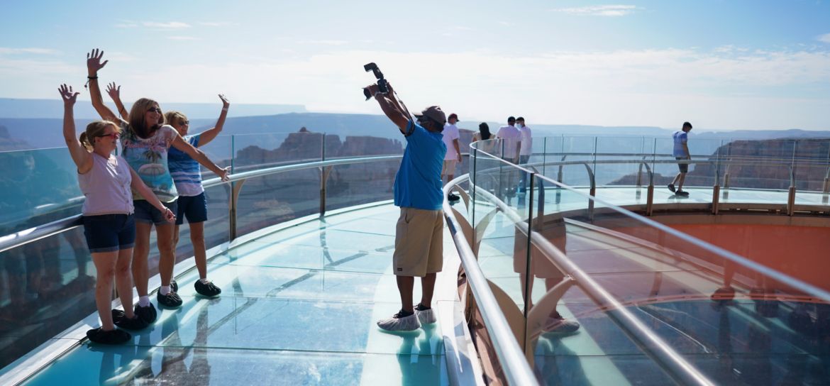 Grand Canyon Skywalk Guests