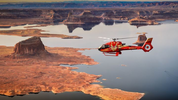 RS12025_page-az-red-heli-flying-over-lake-powell