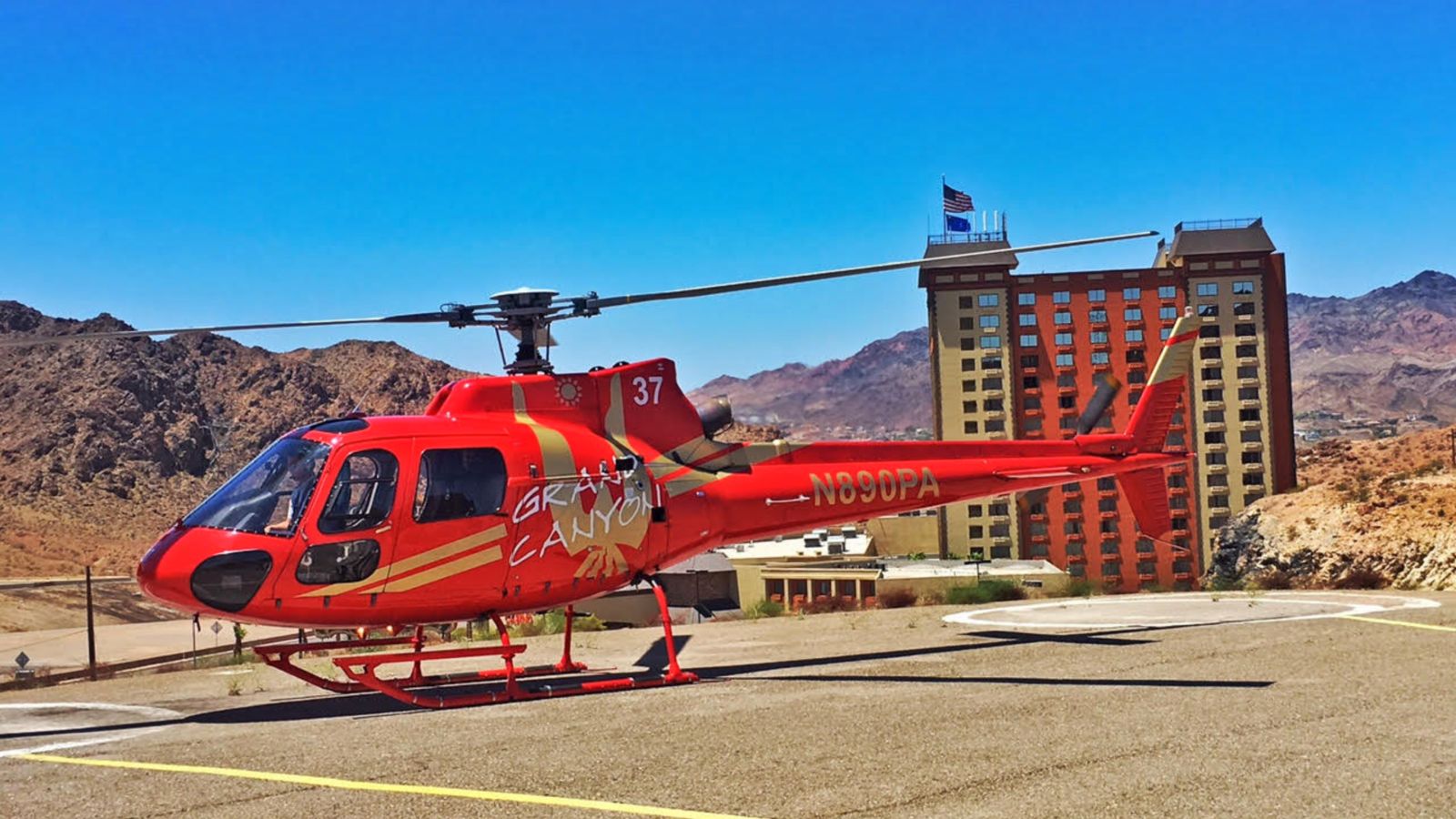 helicopter ride over hoover dam