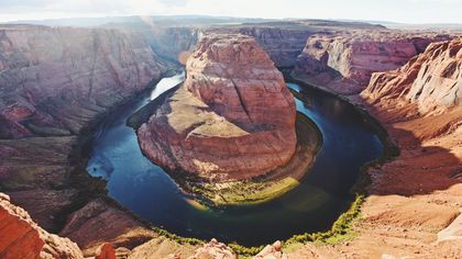 a stunning image of Horseshoe Bend seen on a sunny day