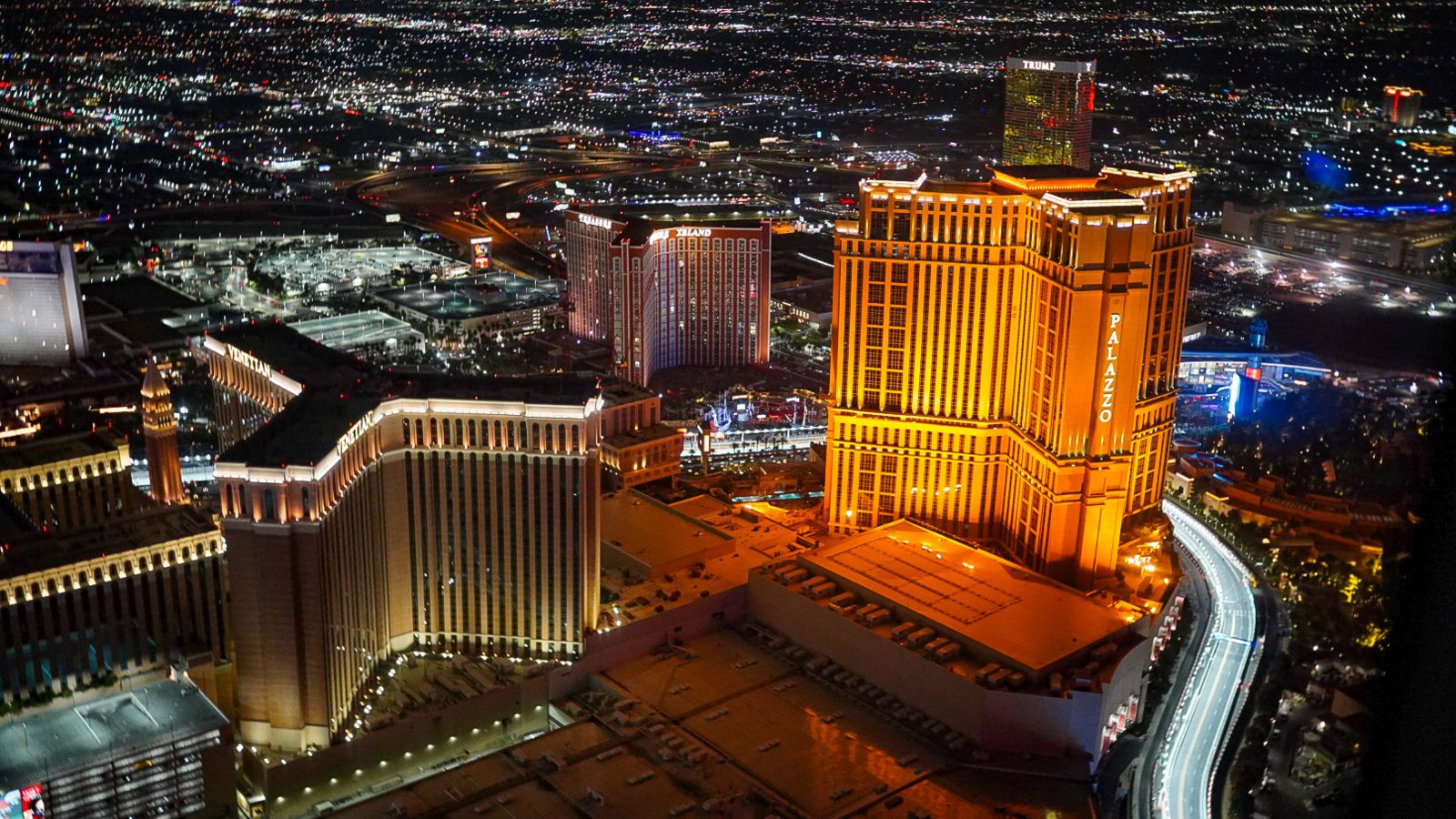 a las vegas helicopter tour flies past the Palazzo resort