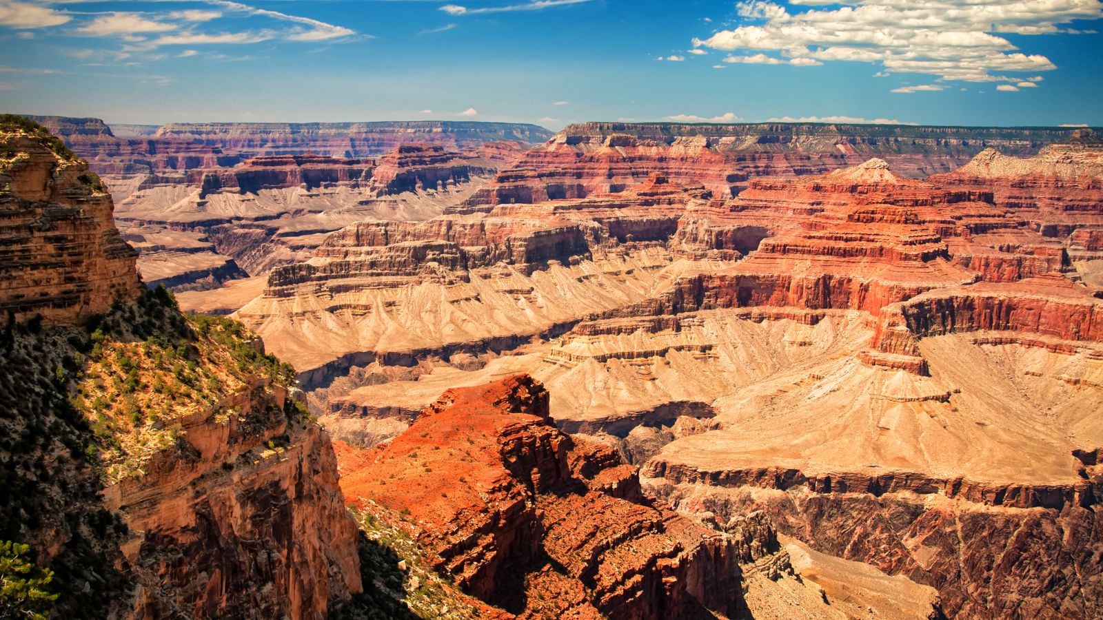 View of the south rim of Grand Canyon from the edge.