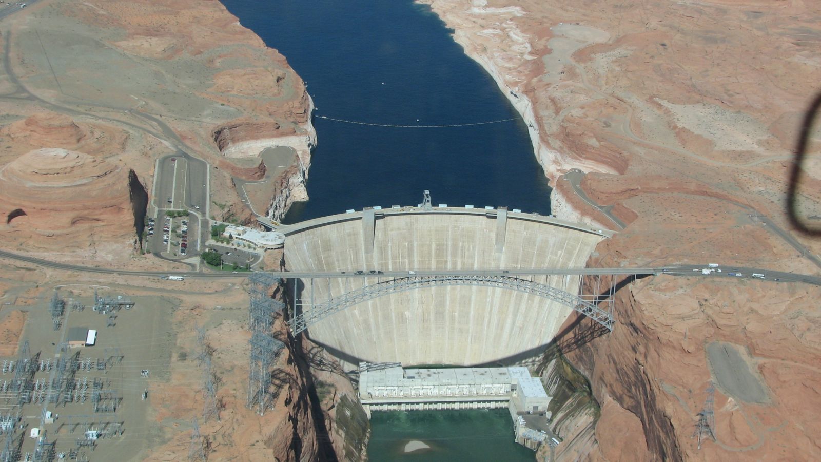 Aerial view of Glen Canyon Dam