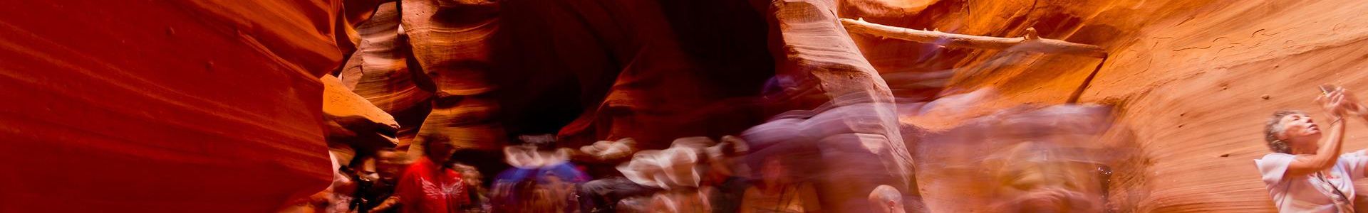 ong exposure shot of guests on an upper Antelope Canyon tour