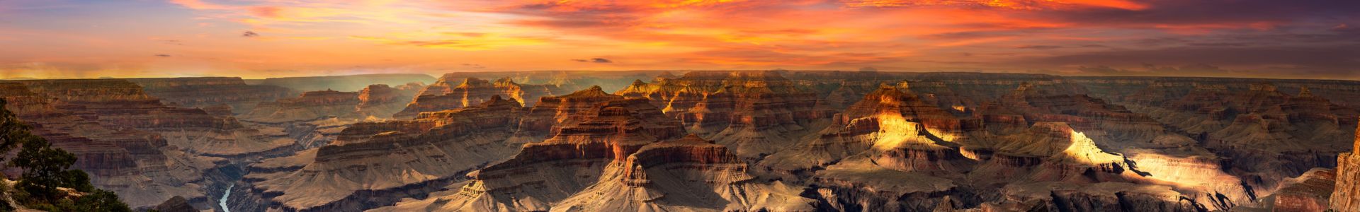 beautiful colors of sunset over Grand Canyon National Park