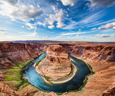 Panoramic view from the edge of Horseshoe Bend