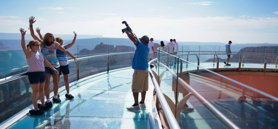 Grand Canyon Skywalk Guests