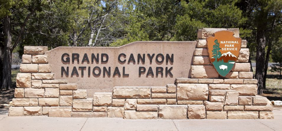 Entrance sign of the Grand Canyon South Rim National Park