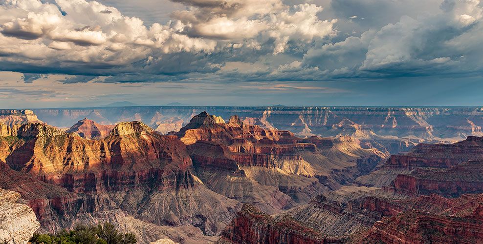 A landscape image of the Grand Canyon during a Papillon Grand Canyon Helicopter day tour